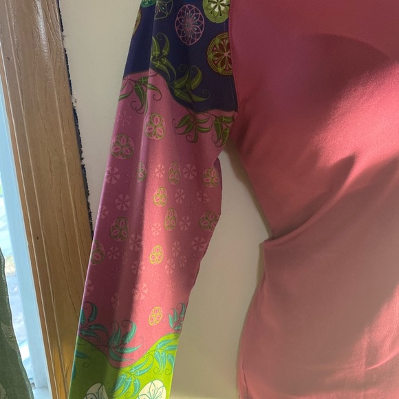 The NorthFace Long Sleeve Top - Picture 2 of 5